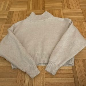 Aritzia XS Wilfred Free Cropped oatmeal Sweater